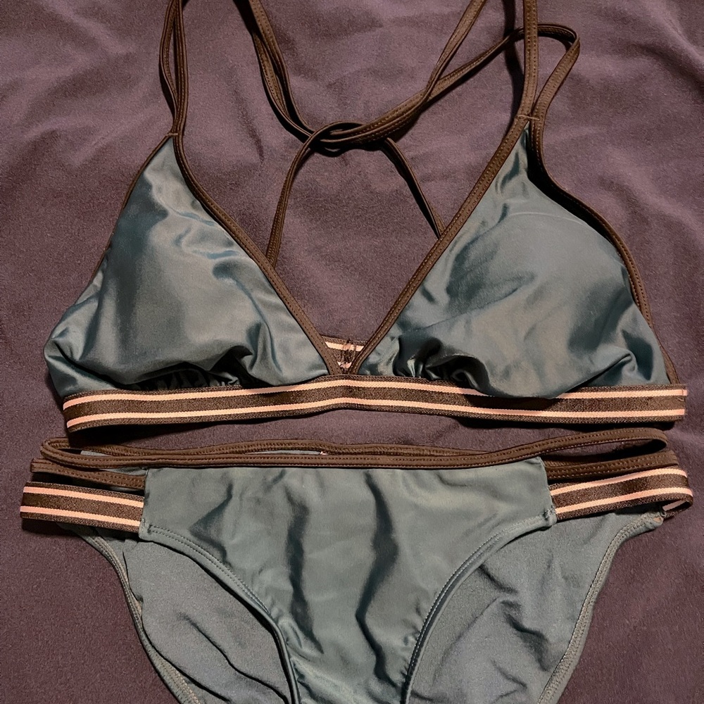 Real & black string bikini